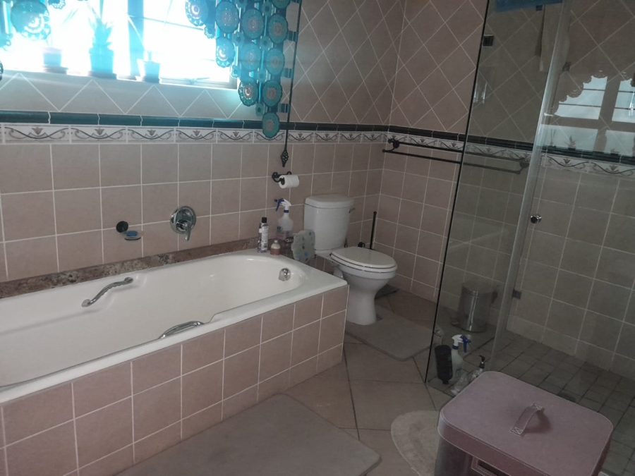 3 Bedroom Property for Sale in Protea Park North West
